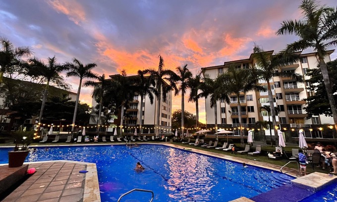 Barrio Santa Lucía Condominio | Jaco-Costa Rica. Fishing, surfing or relaxing...Stay in this amazing Condo!