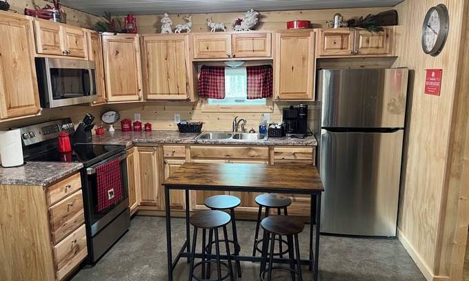 North Pole Cabina | Christmas Cabin in North Pole, Alaska