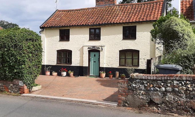 Walpole Casa | Church Cottage