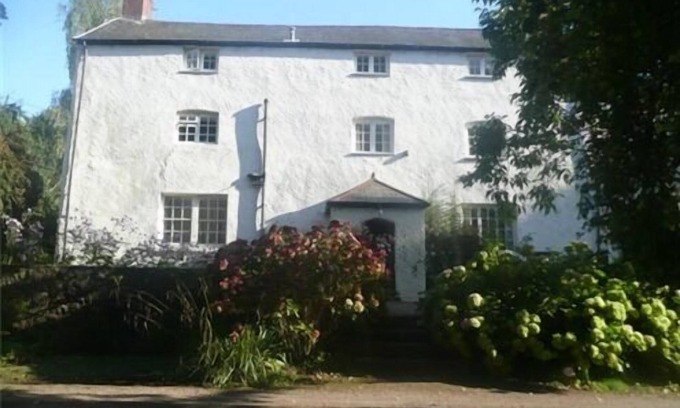 Mitchel Troy Casa | Church Farm Guest House