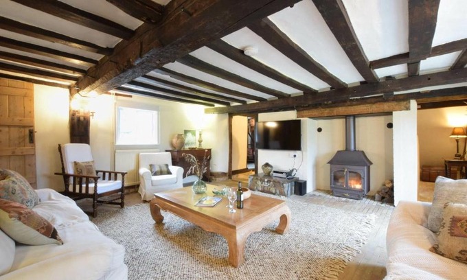 Cookley Casa | Church Farmhouse, Cookley