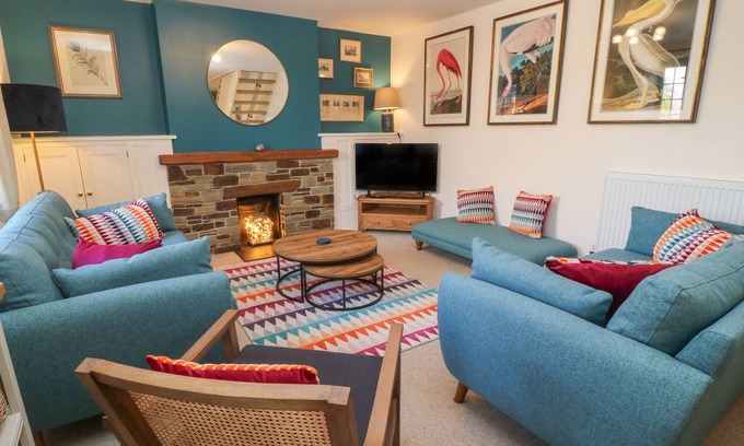 Tavistock Cabaña | CHURCH HILL COTTAGE, character holiday cottage in Whitchurch, Devon