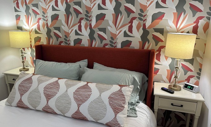 Church Hill Casa | Church Hill Fenced Pet Friendly One Level King Suite + 2 Queen Bedrooms