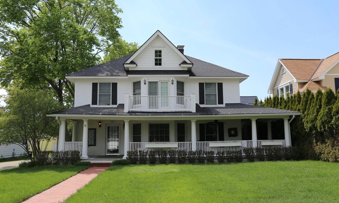 Harbor Springs Casa | Church Street Home - 2 Blocks to Shops and Dining