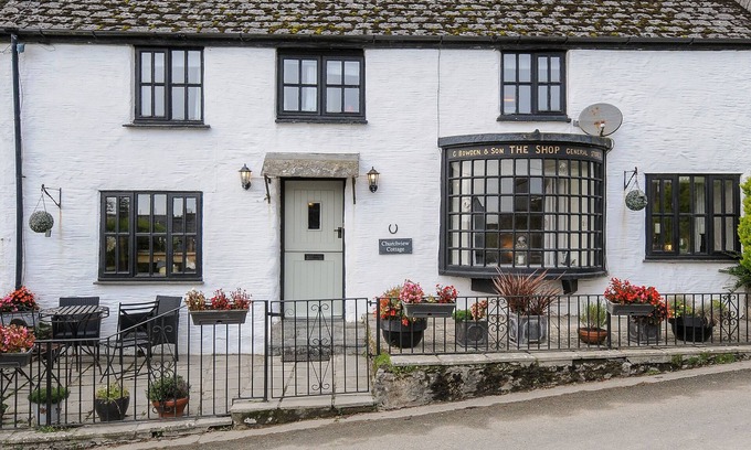 Lanreath Casa | CHURCH VIEW COTTAGE, pet friendly, with a garden in Pelynt