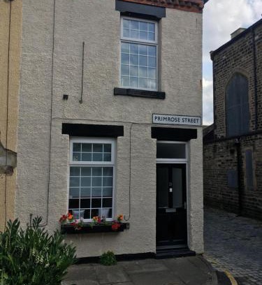 Darlington Casa | ChurchEndCottage-2BR-Sleeps4-PetsOK-Parking