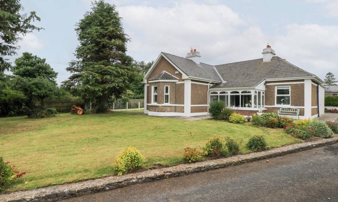 County Mayo Cabaña | CHURCHFIELD HOUSE, pet friendly in Crossmolina, County Mayo