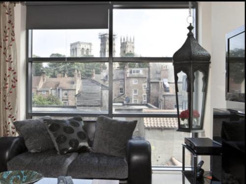 Bootham Apartamento | Churchill Two Bedroom Apartments with Free Parking and The Minster view