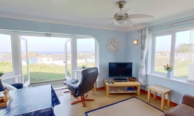 Hayle Apartamento | Chyandour is a great place to enjoy sunsets over St. Ives or stargaze the clear Cornish skies