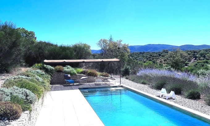 Bonnieux Villa | Ciel Du Luberon - su villa de vacaciones con una gran piscina en Bonnieux