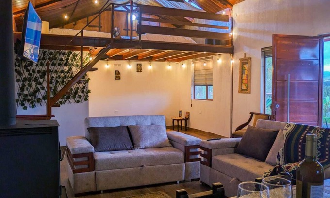 Latacunga Cabina | La Cabaña de Ciela con Jacuzzi Minigolf (apta para mascotas)