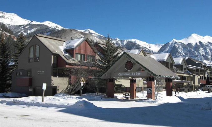 Telluride Casa | Cimarron Lodge 27 by Avantstay Ski-in/ski-out Property in Complex w/ Two Hot Tubs! Permit#10026