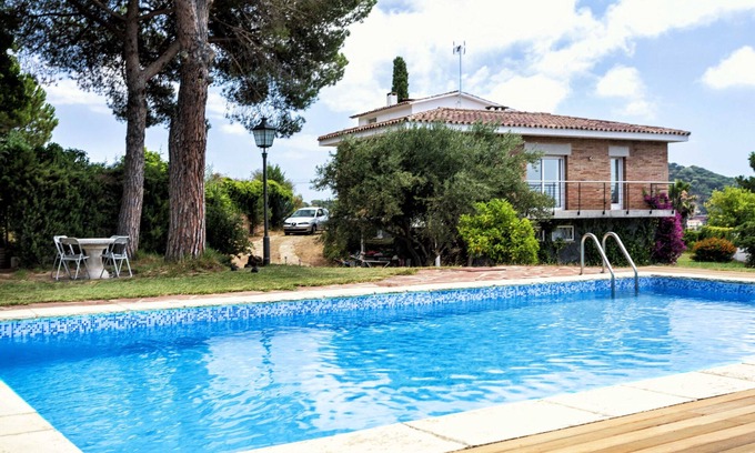 Cabrils Casa | CINTO - A 25 minutos Barcelona. 10 minutos de la playa. Piscina privada, frontón, barbacoa, jardín