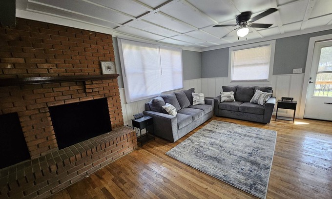 Eccles Casa | Circleview Suite, Nestled 5 minutes from Beckley,1934 home Remodeled and updated