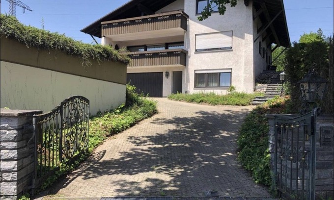 Bad Saeckingen Apartamento | Ciudad y montañas al alcance de la mano.