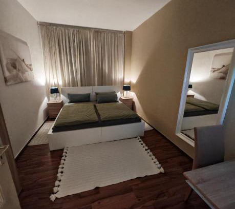 Cottbus Apartamento | City Apartment I 75qm I Kostenloser Parkplatz I Nähe Staatstheater I WLAN