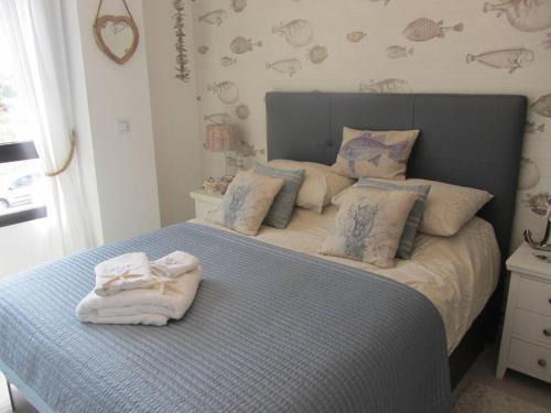 Denia Apartamento | City Apt - Sleeps 4 Community Pool & Parking