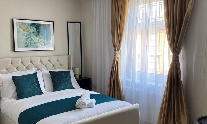 Birmingham Casa | City Break- Luxe 3 bedroom home, Ideal for Families/Friends/Business/Contractors