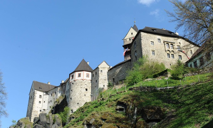 Loket Casa | City center 3 min, on the Eger river, canoeing, 7 km from Karlovy Vary,