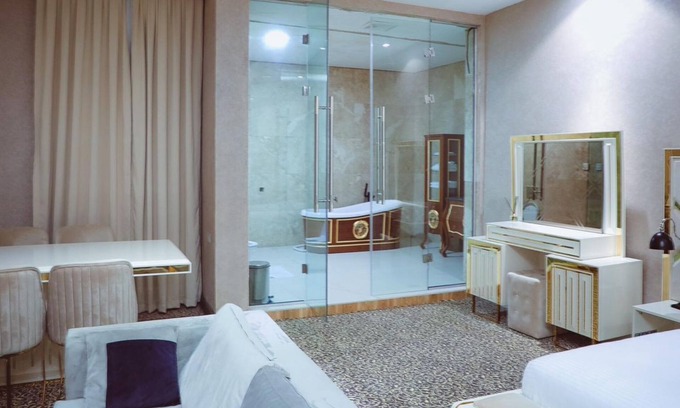 Oba Ile Hotel | City Center Akure