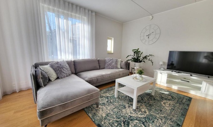 Kesklinn Apartamento | City Center Bright Home