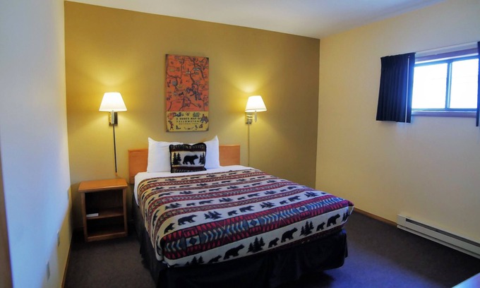 West Yellowstone Hotel | City Center Motel
