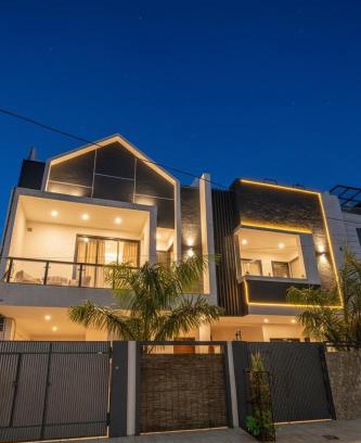 Jaipur Villa | City Centre 4BHK House with plunge pool, Steam bath & Jacuzzi