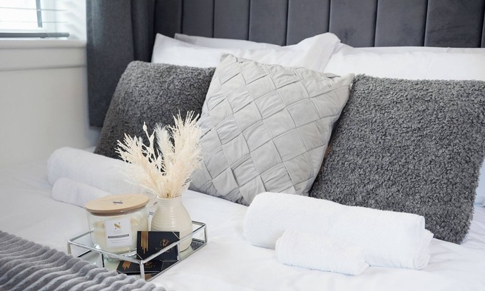 Coventry City Centre Apartamento | City Centre House with EV Parking