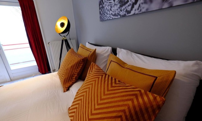 Burgwallen Nieuwe Zijde Casa | City Centre Residence