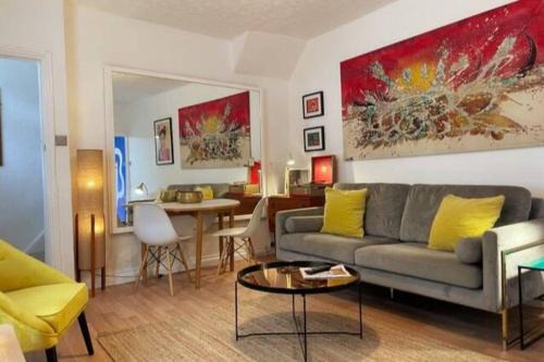Riverside Casa | City Centre Retreat