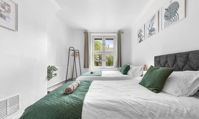 Stockwell Apartamento | Entire Grand Apt - Centrally Located - Long Stay Discount - Parking