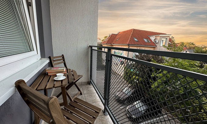 Nove Zamky Apartamento | City Comfort Retreat