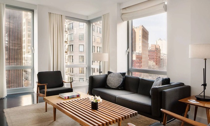 Tribeca Hotel | City Escapade! Explore the Beauty of New York City! Relaxing unit for your stay!