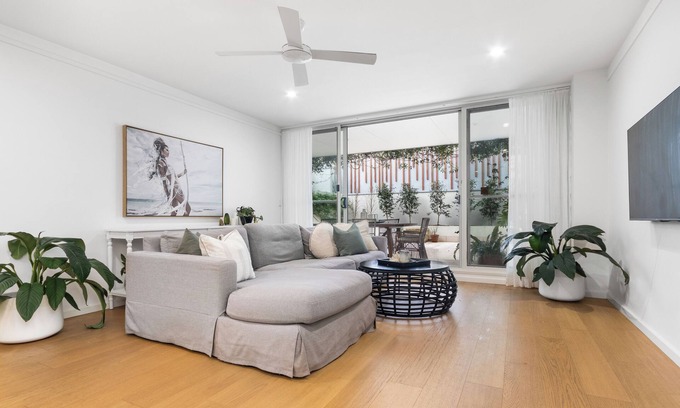 Newcastle Apartamento | City Escape - Newcastle CBD - Spacious Apartment with Beautiful Courtyard