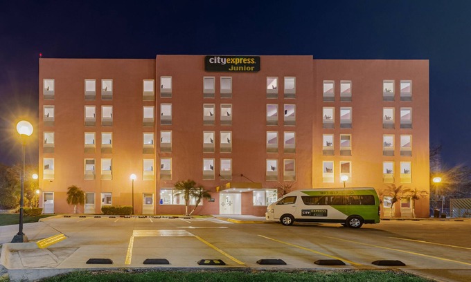 Tuxtla Gutiérrez Hotel | City Express Junior by Marriott Tuxtla Gutiérrez Poliforum