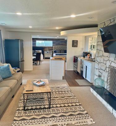 Olympus Cove Apartamento | City light views getaway close to top ski resorts