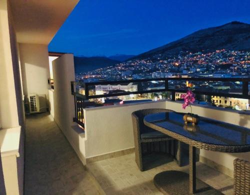 Mostar Apartamento | City Lights Panorama