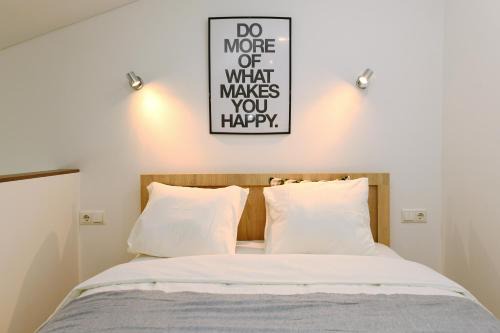 Kaunas Apartamento | City Loft with private parking by Hostlovers