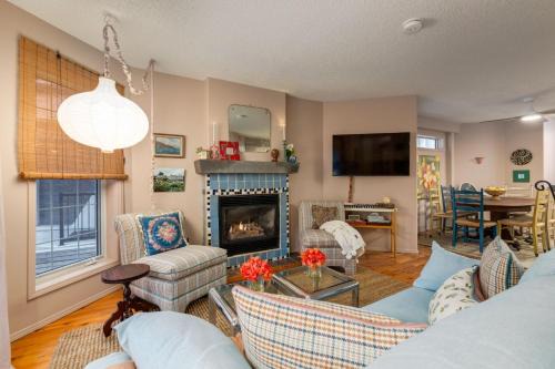 Sunnyside Apartamento | City Nest Steps to Kensington Bow River DT
