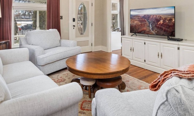 City Park Casa | City Park Charm - Vintage Home w/ Modern Comforts