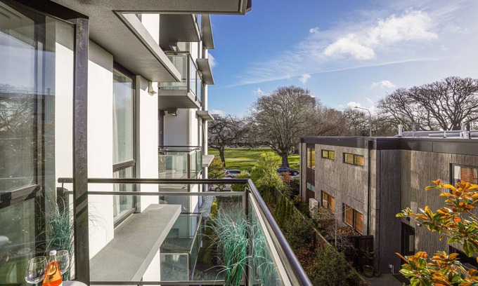 Christchurch City Centre Cabaña | City Park Retreat - Christchurch Holiday Apartment