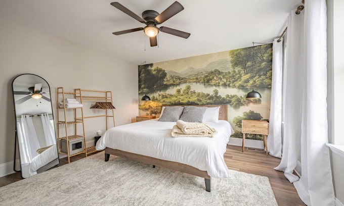 South Side Flats Casa | City Retreat in SouthSide Flats