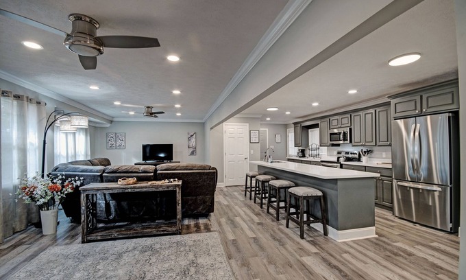 Clinton Casa | City Retreat Near the Lake, Great for Fishing