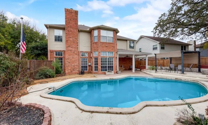 Flower Mound Casa | City Retreat w/Pool & Near Lake