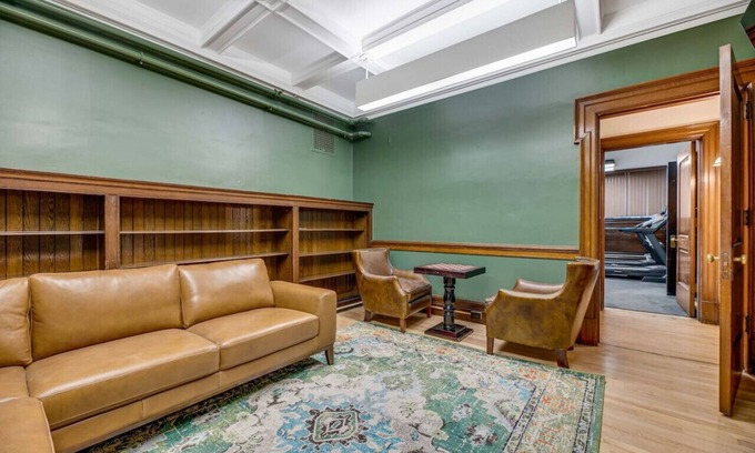 Bangor Apartamento | City Serenade: Downtown Oasis with a Musical Touch