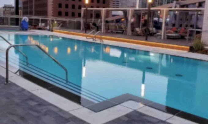 Historic Core Apartamento | City Skyline Views 3Bed Apt with Rooftop Pool, Spa,& Rooftop deck