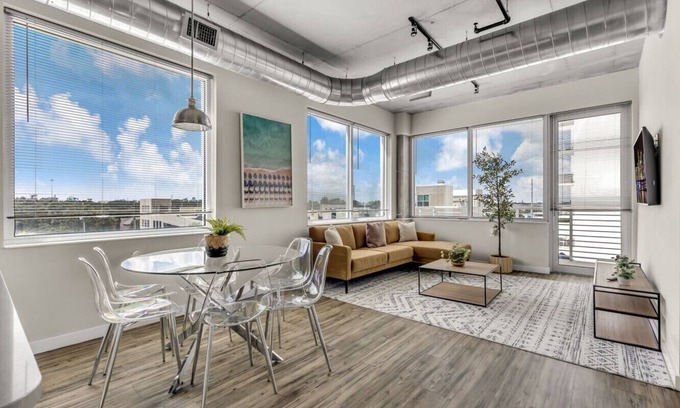 St. Petersburg - Clearwater Apartamento | City Vibes 2BR | Walk Everywhere in DWNTN St. Pete