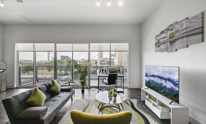 Cedars Apartamento | Cozy loft style 2BR I Gym I Parking I Workspace