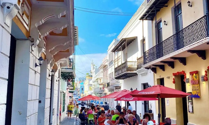 Catedral Apartamento | City View 3 Bdrm.Apt for 6-Old San Juan