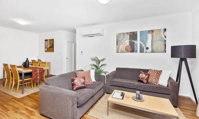 Northbridge Apartamento | City View Apartment near to RAC Arena